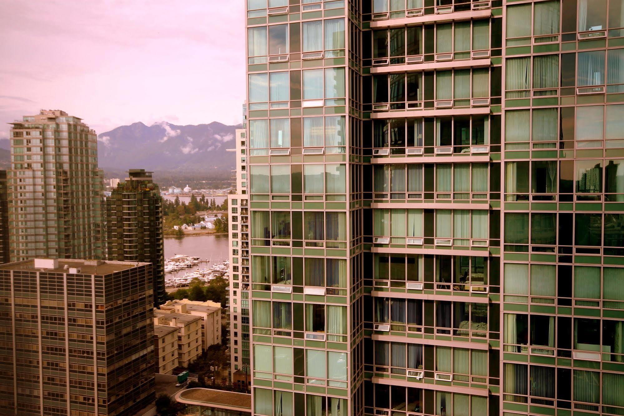 Dunowen Properties Daire Vancouver Dış mekan fotoğraf